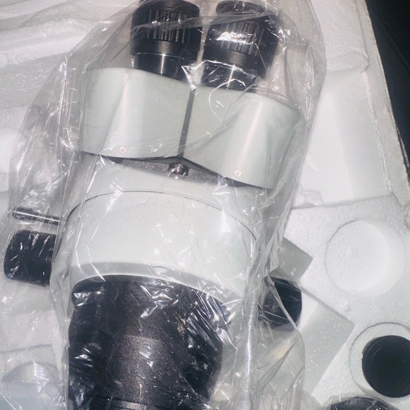 Precision Zoom Stereo Microscope - Picture 7 of 9